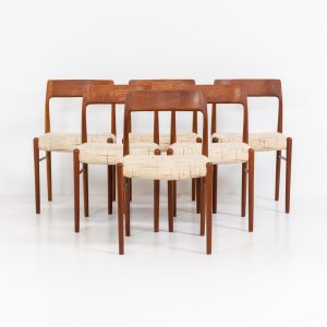 Set of 6 dining chairs in the manner of Niels Otto Møller (Denmark, 1960s). These stunning chairs are made of a solid teak frame and are upholstered in the original wool fabric, which still remains in very good condition. The sculptural, organic shapes combined with the contrasting wool give this chair an elegant and refined appearance. This model is clearly inspired by N.O. Møller’s Model 75 & 77. In very good condition.