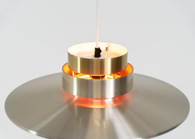 Stunning pendant light by Carl Thore for Granhaga (Sweden - 1960s). It is made out of brushed aluminum shades and has some orange details on the inside which create a very cool effect when the lamp is turned on. It’s in very good condition!