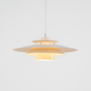 Elegant pendant light by Jeka Metaltryk (Denmark, 1970s). A minimalistic and timeless design made out of four aluminium shades, lacquered in an off-white color. It is in very good condition with one little scuff in the paint, as shown on the pictures.