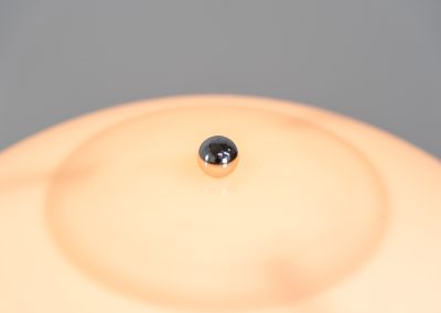 Early Panthella floorlamp by Verner Panton for Louis Poulsen (Denmark, 1970s). A beautiful and iconic design classic that still elevates the room to this day. This is the early model with the foot switch. In good and original condition.