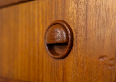 Bow front chest of drawers Kai Kristiansen (Denmark, 1960s). A very convenient and elegant piece with six drawers and nice organic sculpted handles, crafted out of teak. In good vintage condition with some visible using traces, mainly on the top. Original key included.