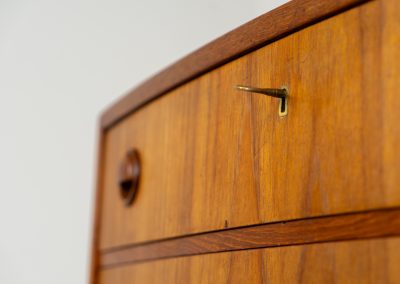 Bow front chest of drawers Kai Kristiansen (Denmark, 1960s). A very convenient and elegant piece with six drawers and nice organic sculpted handles, crafted out of teak. In good vintage condition with some visible using traces, mainly on the top. Original key included.