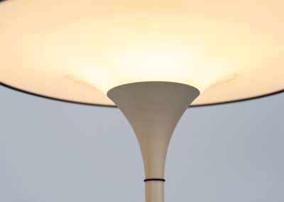 Magnificent “Cosmos” floor lamp by Preben Jacobsen for Fog & Mørup (Denmark, 1980s). This Cosos floor lamp, also know as the “Ufo” lamp features a metal tulip shaped base, a metal leg and a nicely curved acrylic dome shade that casts a beautiful, diffused glow. This sleek minimalistic piece is definitely an eye catcher. In excellent vintage condition!