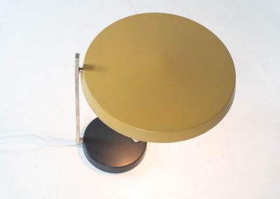 “Oslo” table lamp by H.G. Pfaender for Hildebrand (Germany, 1960s). A stunning, minimalistic and very timeless design featuring a black metal base with a built-in chrome switch, a chrome arm and an adjustable lamp shade lacquered in yellow. With the Oslo lamp, Pfaender won an ‘IF Design Award’ in 1962. The lamp is is very good condition!