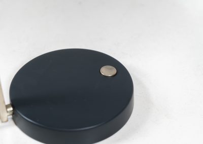 “Oslo” table lamp by H.G. Pfaender for Hildebrand (Germany, 1960s). A stunning, minimalistic and very timeless design featuring a black metal base with a built-in chrome switch, a chrome arm and an adjustable lamp shade lacquered in yellow. With the Oslo lamp, Pfaender won an ‘IF Design Award’ in 1962. The lamp is is very good condition!