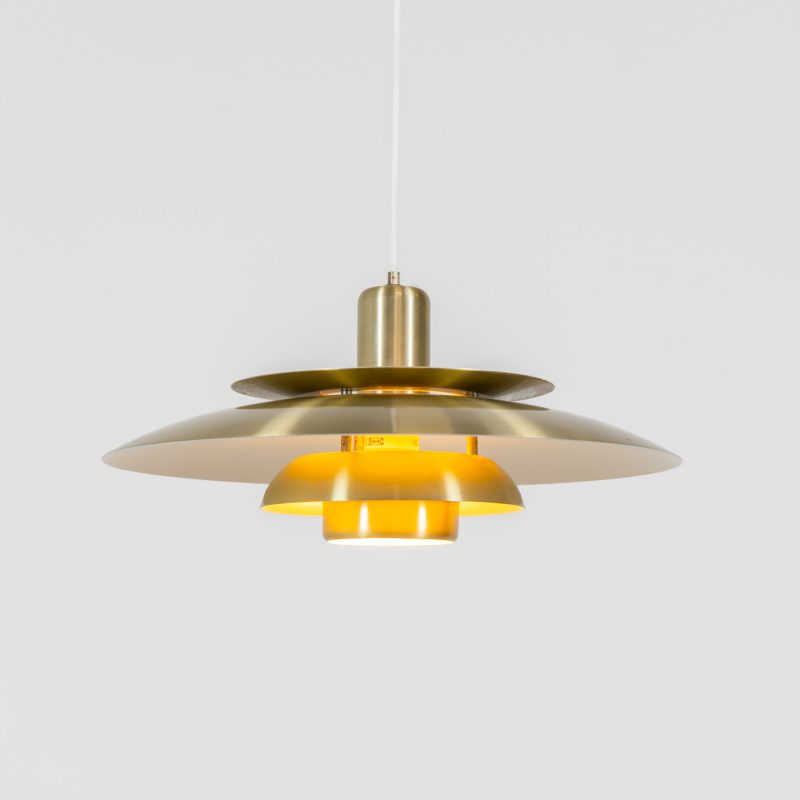 Elegant pendant light by Lyskaer Belysning (Denmark, 1970s). A very nice lamp made of four aluminium shades in a messing color. It is newly rewired and in very good condition with some minor surface scratches on the top.