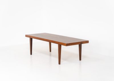Large Rosewood coffee table by Severin Hansen for Haslev Møbelfabrik (Denmark, 1960s). A beautifully crafted coffee table made from rich rosewood, showcasing a stunning wood grain and an elegant, minimalist design. The seamless joinery between the tabletop and legs is a testament to exceptional craftsmanship and a signature technique of Severin Hansen. A timeless piece that embodies Danish modern design at its finest. It is in very good condition!