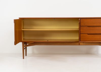 Stunning sideboard by Børge Mogensen for Fredericia (Denmark, 1960s). This piece is absolutely gorgeous! It’s made out of teak and is extremely detailed and built to very high quality standards. It features two doors, three drawers and the most beautiful inset handles. In excellent condition!