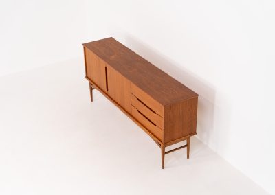 Stunning sideboard by Børge Mogensen for Fredericia (Denmark, 1960s). This piece is absolutely gorgeous! It’s made out of teak and is extremely detailed and built to very high quality standards. It features two doors, three drawers and the most beautiful inset handles. In excellent condition!