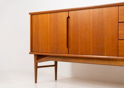 Stunning sideboard by Børge Mogensen for Fredericia (Denmark, 1960s). This piece is absolutely gorgeous! It’s made out of teak and is extremely detailed and built to very high quality standards. It features two doors, three drawers and the most beautiful inset handles. In excellent condition!