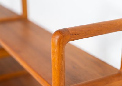 Stunning wall-shelve by Svend Dyrlund (Denmark, 1960s). This elegant wall-shelve, crafted in teak, features nice organic edges and provides the perfect combination of functionality and aesthetics. It is in splendid condition!