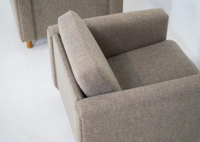 Rare pair of GE300 armchairs by Hans J. Wegner for Getama (Denmark, 1960s). These beauties from the 60’s where manufactured by Getama and designed by the grandmaster himself, Hans J. Wegner. They feature solid oak legs and cushions that where newly uphostered recently in a high quality Hallingdal fabric. They are timeless, significant and in splendid condition!