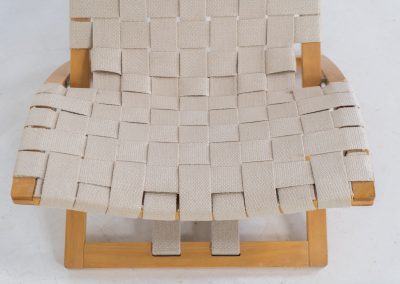 Rare folding chair by Ingmar Relling for Westnofa (Norway, 1960s). This rare lounge chair designed by Ingmar Relling, known for the famous Siesta chair, features a bentwood beech frame and wickered canvas straps. It is foldable for easy storage and transport. It’s in good condition with some stains on the upper right corner of the backrest.