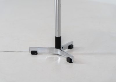 A “President” table lamp by Jo Hammerborg for Fog & Mørup (Denmark, 1960s). A stunning design classic and one of Hammerborg’s most renowned pieces. This President table lamp, made out of brushed aluminium, black lacquered wood and chromed steel is a perfect example of contemporary Danish modernism! The lamp is fully functional and in very good vintage condition, showing only minor signs of use.