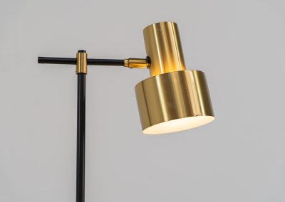 A rare brass “Lento” table lamp by Jo Hammerborg for Fog & Mørup (Denmark, 1960s). An iconic example of Scandinavian modernism! Jo Hammerborg's Lento table lamp series was launched by Fog & Mørup in the mid-1960s in three versions – aluminium, brass and copper. This example is the very hard to find solid brass edition and is in very good condition with some surface scratches and a nice patina.