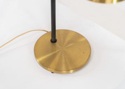 A rare brass “Lento” table lamp by Jo Hammerborg for Fog & Mørup (Denmark, 1960s). An iconic example of Scandinavian modernism! Jo Hammerborg's Lento table lamp series was launched by Fog & Mørup in the mid-1960s in three versions – aluminium, brass and copper. This example is the very hard to find solid brass edition and is in very good condition with some surface scratches and a nice patina.