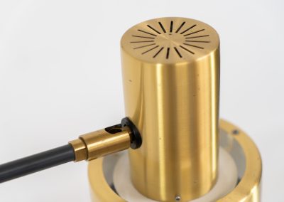 A rare brass “Lento” table lamp by Jo Hammerborg for Fog & Mørup (Denmark, 1960s). An iconic example of Scandinavian modernism! Jo Hammerborg's Lento table lamp series was launched by Fog & Mørup in the mid-1960s in three versions – aluminium, brass and copper. This example is the very hard to find solid brass edition and is in very good condition with some surface scratches and a nice patina.