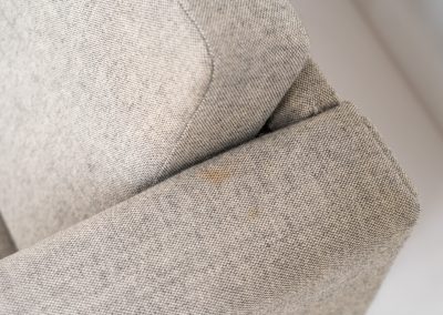 GE300 3-seater sofa by Hans J. Wegner for Getama (Denmark, 1960s). This beauty from the 60’s was manufactured by Getama and designed by the grandmaster himself, Hans J. Wegner. It features solid oak legs and the original grey cushions. This sofa is timeless, significant and in very good condition with only a few small stains!