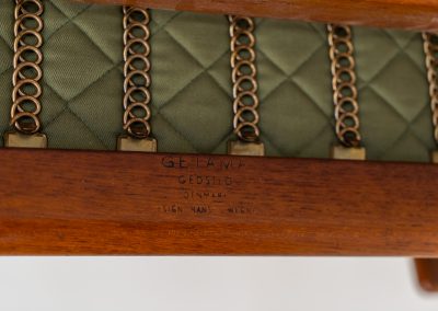 Early GE-290 lounge chair in oak by Hans J. Wegner for Getama (Denmark, 1953). An iconic early example of Hans J. Wegner's GE-290 lounge chair, produced by Getama in Denmark in 1953. This celebrated design is renowned for its sculptural yet restrained form and exceptional comfort. The chair features a dark-stained solid oak frame paired with beige wool cushions, creating a timeless and well-balanced contrast that highlights Wegner's mastery of materials and proportion. Presented in splendid condition, with the frame and upholstery beautifully preserved. We also have a GE290A + ottoman and a GE290 3-seater available in stock.