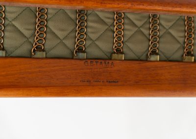 Early GE-290A lounge chair + ottoman in oak by Hans J. Wegner for Getama (Denmark, 1953). An iconic early example of Hans J. Wegner's GE-290 lounge chair, produced by Getama in Denmark in 1953. This celebrated design is renowned for its sculptural yet restrained form and exceptional comfort. The chair features a dark-stained solid oak frame paired with beige wool cushions, creating a timeless and well-balanced contrast that highlights Wegner's mastery of materials and proportion. Presented in splendid condition, with the frame and upholstery beautifully preserved. We also have a GE290 lounge chair and a GE290 3-seater available in stock.