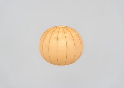 Large Cocoon pendant light (Germany, 1960s). A striking pendant crafted with a delicate polymer coating, sprayed over a white steel frame. Whether lit or unlit, it’s a true eye-catcher. Fitted with a standard E27 socket, making it fully compatible with all types of LED bulbs. In excellent vintage condition with some minor stains and an extremely minor tear in the material, only noticeable upon very close inspection.