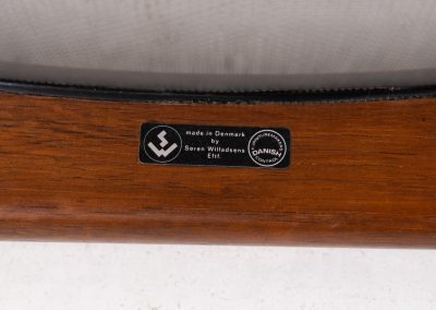 “Modus” stool by Kristian Vedel for Søren Willadsen in rosewood (Denmark, 1960s). This exceptional piece featured an elegant solid rosewood frame and the original cushion, newly upholstered in cognac leather. In very good condition with a nice patina on the wood. Marked by maker.