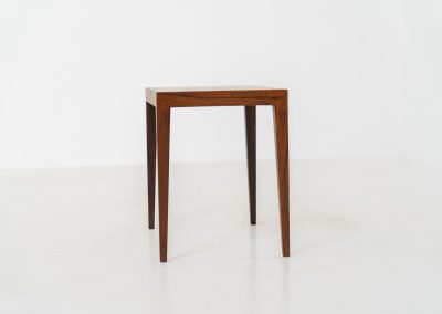 Side table in rosewood by Severin Hansen for Haslev Møbelfabrik (Denmark, 1960s). A beautifully crafted side table made from rich rosewood, showcasing a stunning woodgrain grain and an elegant, minimalist design. The stemless joinery between the table top and legs is a testament to exceptional craftsmanship and a signature technique of Severin Hansen. Presented in good vintage condition with only light, age-appropriate wear.