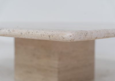 XL travertine coffee table (Italy, 1970s). A beautiful Italian coffee table in travertine, showing a natural grain and warm tones that highlight the character of the stone. Its clean and minimal design gives it a timeless and easy look that fits in many interiors. The table is in excellent condition, with no cracks, chips, or other damage. Important: please check the measurements carefully, as this is a large and very heavy piece.