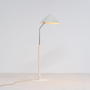“VIP” floor lamp by Jørgen Gammelgaard for Pandul (Denmark, 1980s). Minimalist Danish design featuring a white conical shade, slim metal stem and adjustable head for both directional or indirectional light. A functional and elegant floor lamp with timeless appeal.