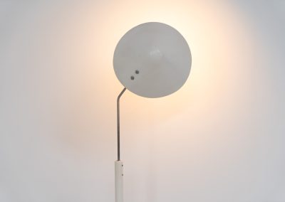 “VIP” floor lamp by Jørgen Gammelgaard for Pandul (Denmark, 1980s). Minimalist Danish design featuring a white conical shade, slim metal stem and adjustable head for both directional or indirectional light. A functional and elegant floor lamp with timeless appeal.