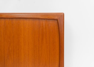 Sideboard in teak Svend Dyrlund (Denmark, 1960s). A beautifully crafted piece showcasing exceptional Danish design and craftsmanship. It features two sliding doors with adjustable shelves and six elegant drawers, offering generous and flexible storage. The softly rounded edges and organic lines give the sideboard a refined, timeless character. In very good condition.