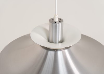 Brushed aluminium pendant light by Frandsen (Denmark, 1970s). A beautiful lamp made out of four aluminium shades and featuring an elegant silhouette. The lamp remains in splendid condition.