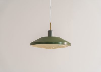 Elegant Danish pendant light (Denmark, 1960s). A beautiful vintage pendant light featuring a green lacquered metal frame, a plastic diffusor, and brass details. The lamp is newly rewired and in very good condition with only minor age related wear.