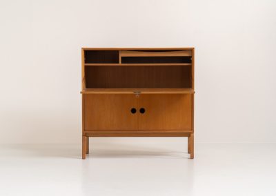 First edition MTP cabinet by Marian Grabinski for IKEA (Sweden, 1961s). Rare find! This vintage IKEA cabinet is a first-edition piece from the original prototype series created in 1961, shortly before the MTP series was introduced in the IKEA catalogue in 1962. At the time, IKEA had just one store, located in Almhult, Sweden. The MTP series was originally designed by Marian Grabinski as a wedding gift for Ingvar Kamprad, founder of IKEA. The cabinet is in very good vintage condition, with some visible signs of use and areas of discoloration, as shown in the photos. Stamped on the back.